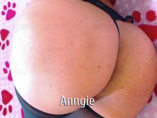 Anngie_