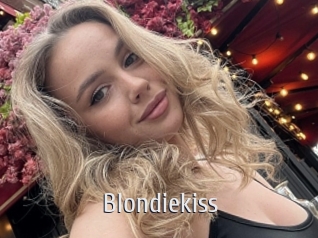 Blondiekiss