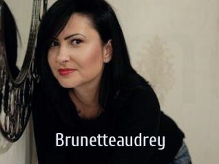 Brunetteaudrey