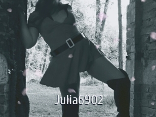 Julia6902