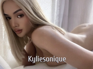 Kyliesonique