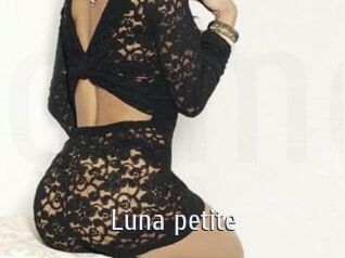 Luna_petite