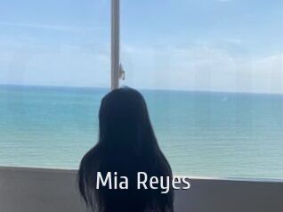 Mia_Reyes