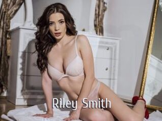 Riley_Smith